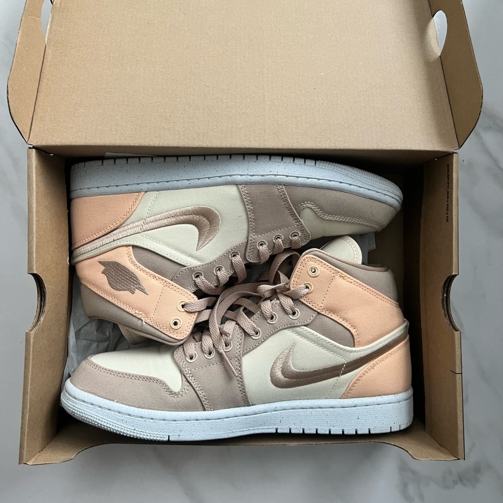 Nike Jordan 1 Mid Women’s Sz 10